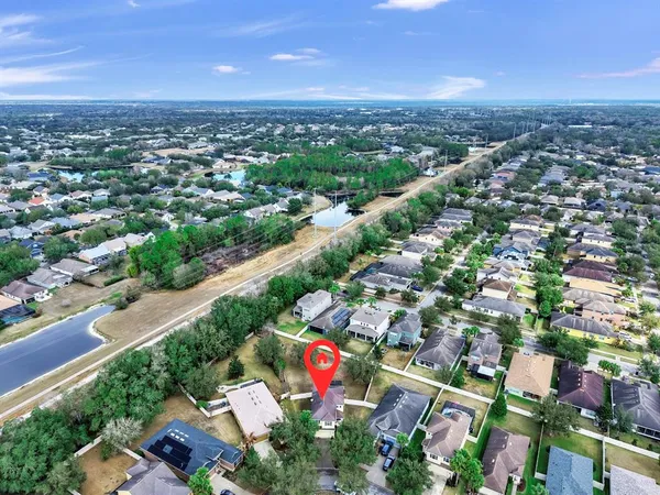 $2,700 | 17423 New Cross Circle, Lithia, FL 33547