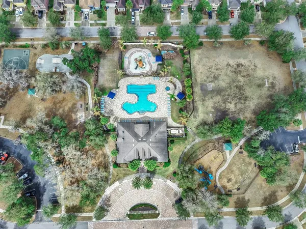 $2,700 | 17423 New Cross Circle, Lithia, FL 33547