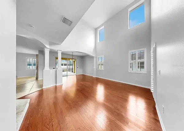 $2,700 | 17423 New Cross Circle, Lithia, FL 33547