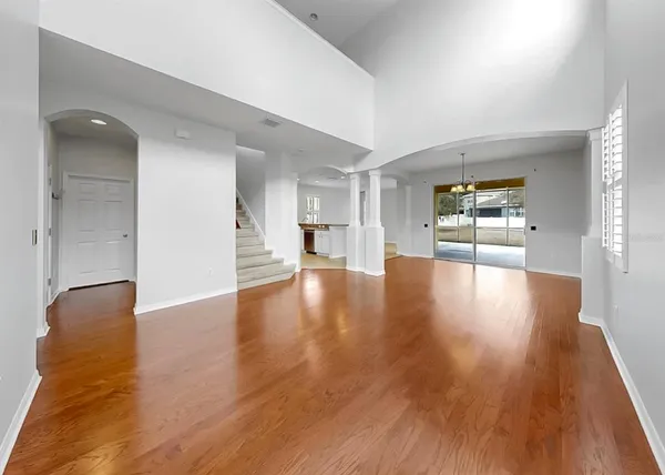 $2,700 | 17423 New Cross Circle, Lithia, FL 33547