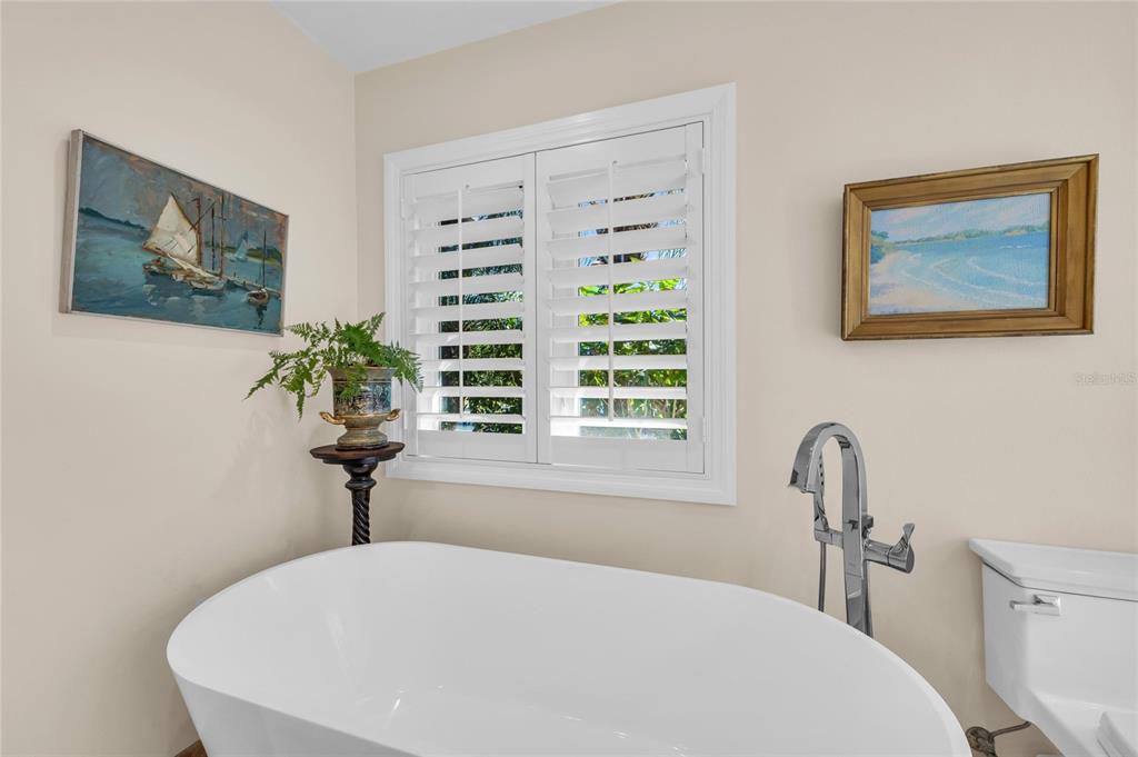 520 Golf Links Lane Longboat Key, FL 34228 - Photo 35 of 78