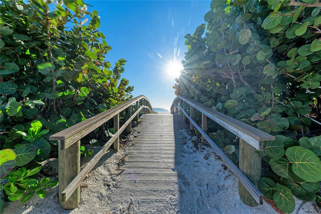 520 Golf Links Lane Longboat Key, FL 34228 - Photo 68 of 78