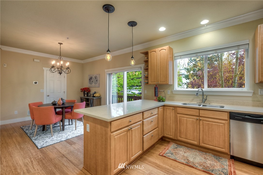 2019 Northeast 9th Court, Unit B Renton, WA 98056 - Photo 12 of 23 Gallery Image 12