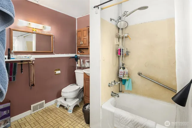 $650,000 | 809 South Orcas Street, Seattle, WA 98108