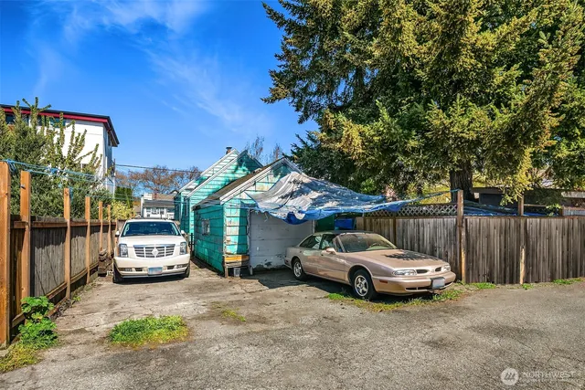 $650,000 | 809 South Orcas Street, Seattle, WA 98108