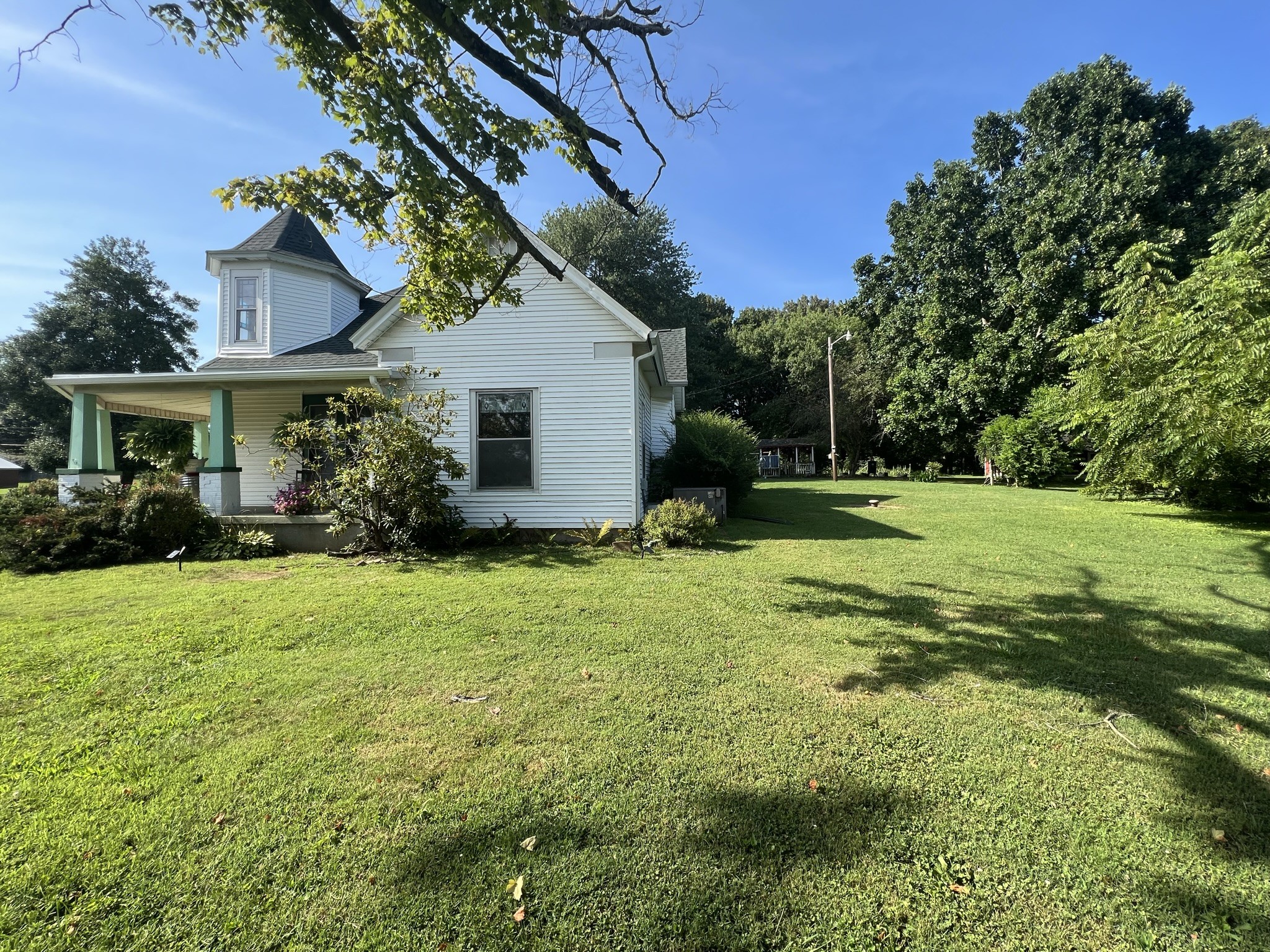 201 Butler Bridge Road Portland, TN 37148 - Photo 40 of 51 a view of a house with a garden