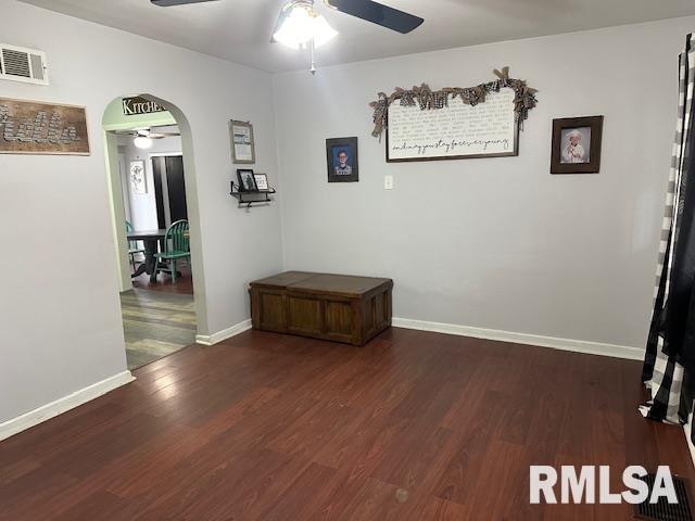 1844 Mound Road Jacksonville, IL 62650 - Photo 3 of 21 Gallery Image 3