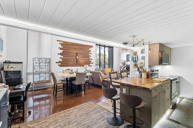 $189,000 | 40 North Tower Road, Unit 1E, Oak Brook, IL 60523