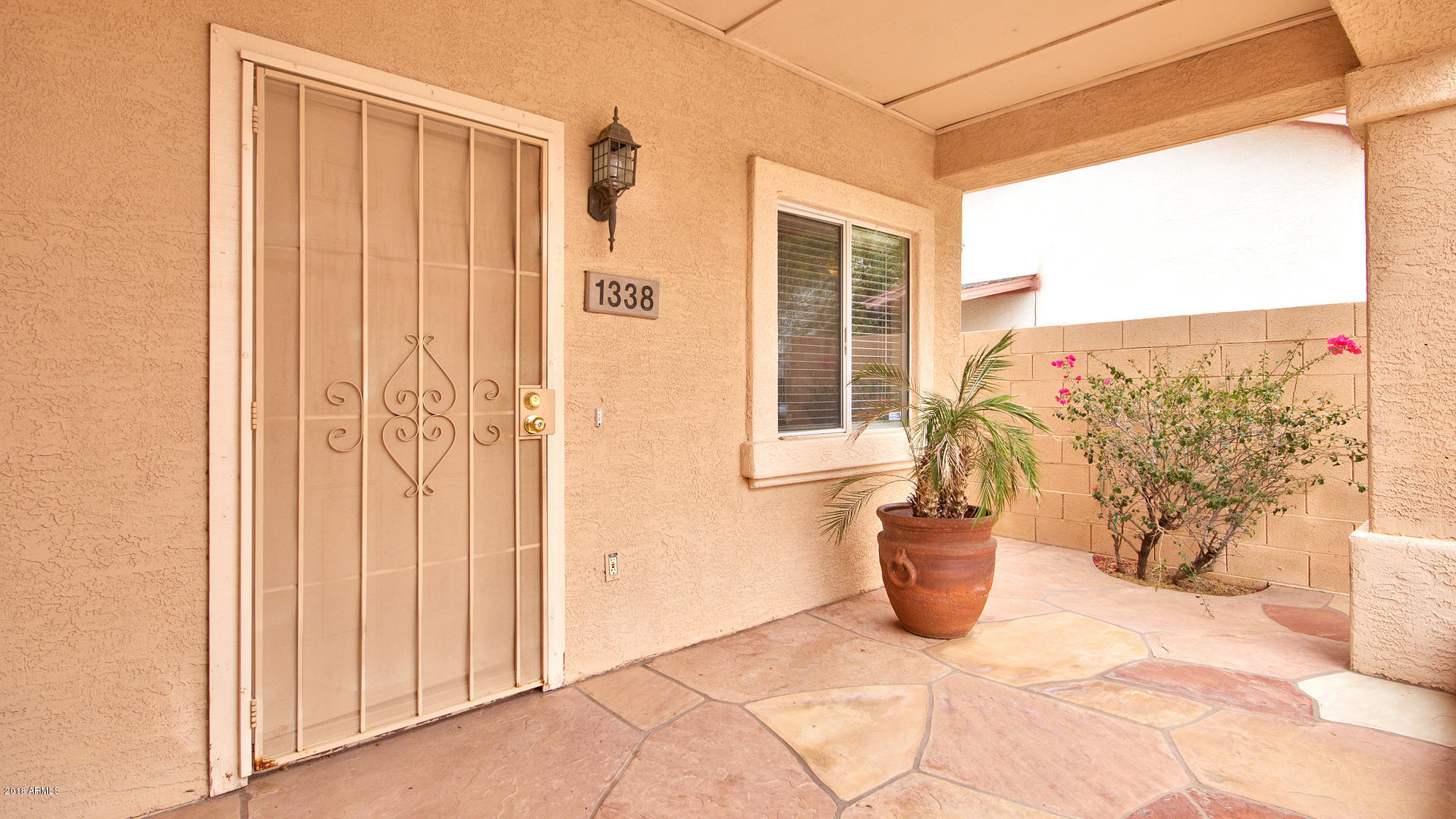 1338 East Apollo Road Phoenix, AZ 85042 - Photo 4 of 26 05