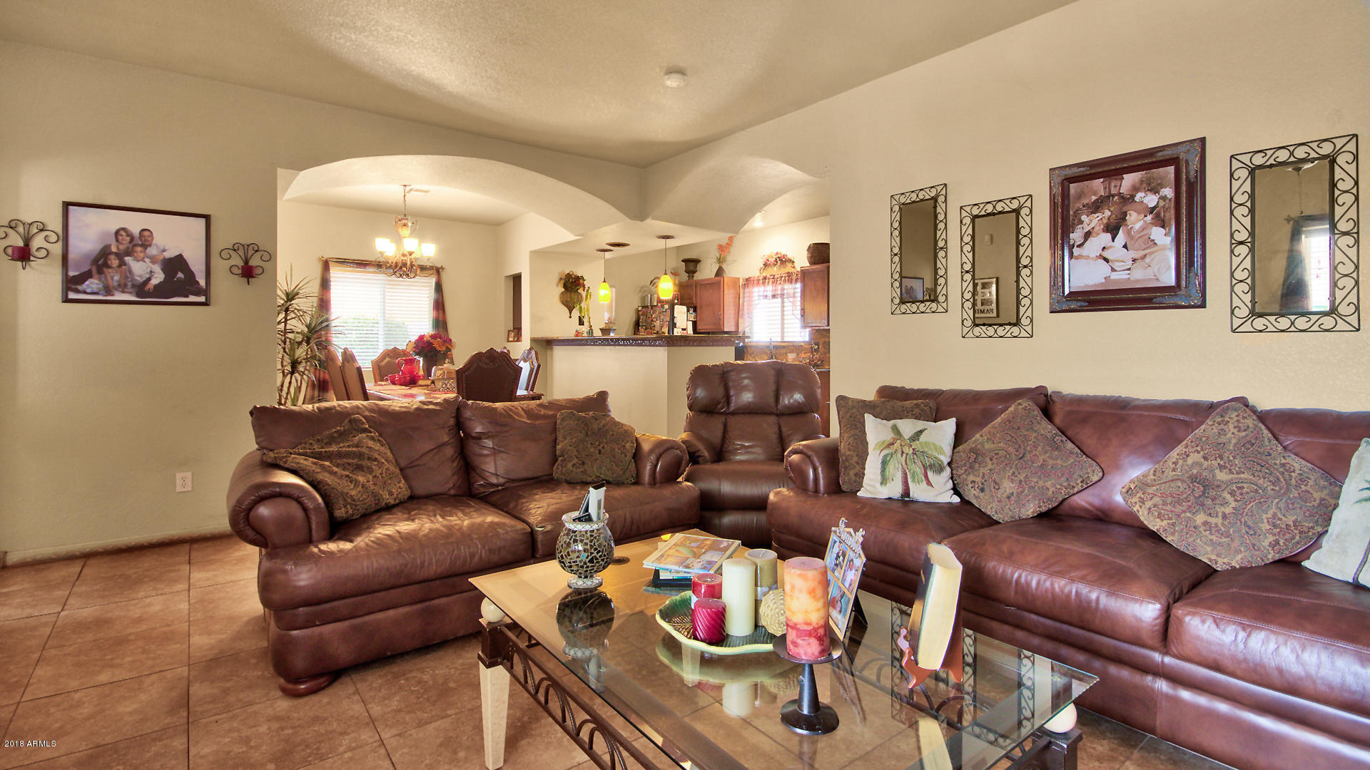 1338 East Apollo Road Phoenix, AZ 85042 - Photo 6 of 26 08