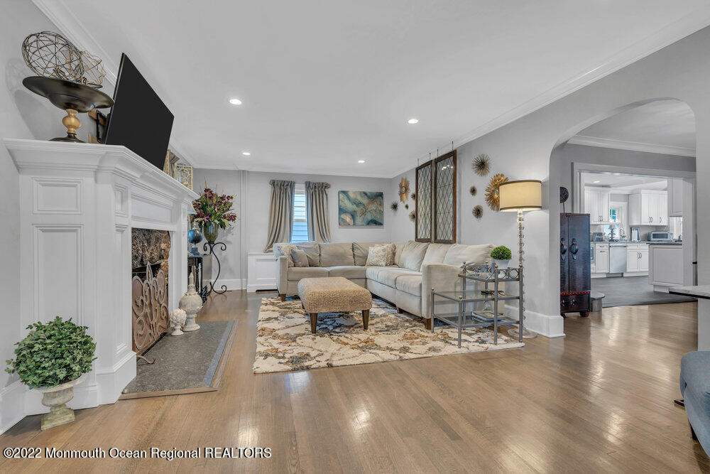 112 Pinckney Road Red Bank, NJ 07701 - Photo 11 of 77 032__dsc6183