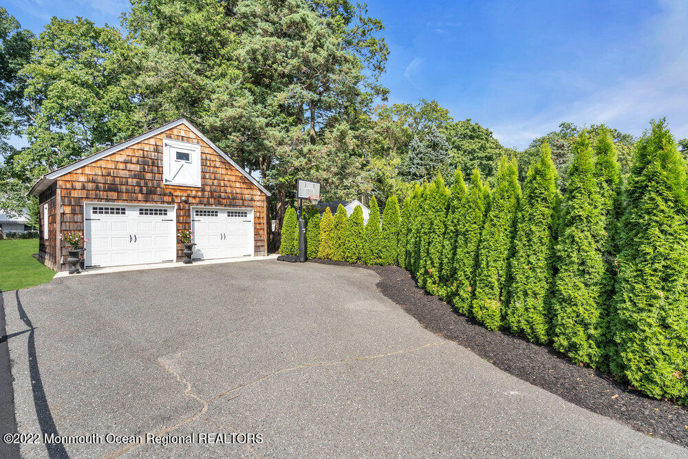 112 Pinckney Road Red Bank, NJ 07701 - Photo 5 of 77 063__dsc6353-1