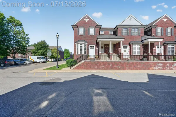 $255,000 | 53118 Providence Drive, Unit 41, Utica, MI 48316