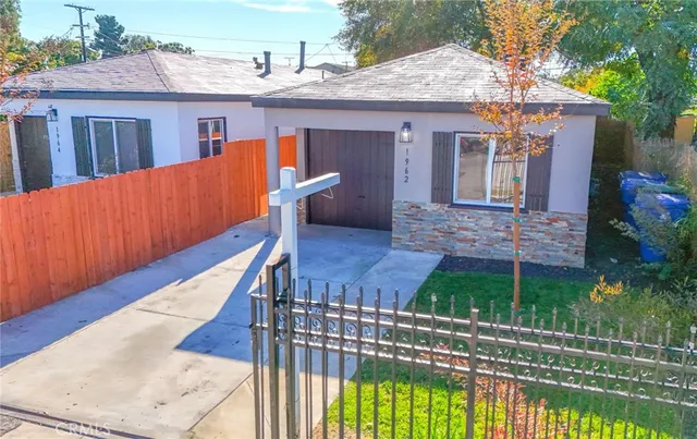 $579,900 | 1962 East 114th Street, Los Angeles, CA 90059