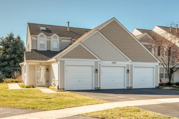$2,200 | 2932 Bartlett Court, Unit 104, Naperville, IL 60564