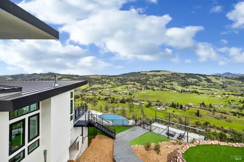 $2,790,000 | 3942 Shelter Glen Way, Santa Rosa, CA 95404