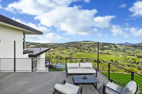 $2,790,000 | 3942 Shelter Glen Way, Santa Rosa, CA 95404