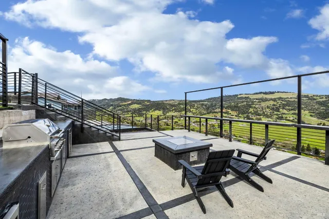 $2,790,000 | 3942 Shelter Glen Way, Santa Rosa, CA 95404