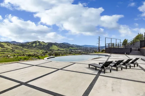 $2,790,000 | 3942 Shelter Glen Way, Santa Rosa, CA 95404