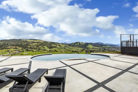 $2,790,000 | 3942 Shelter Glen Way, Santa Rosa, CA 95404