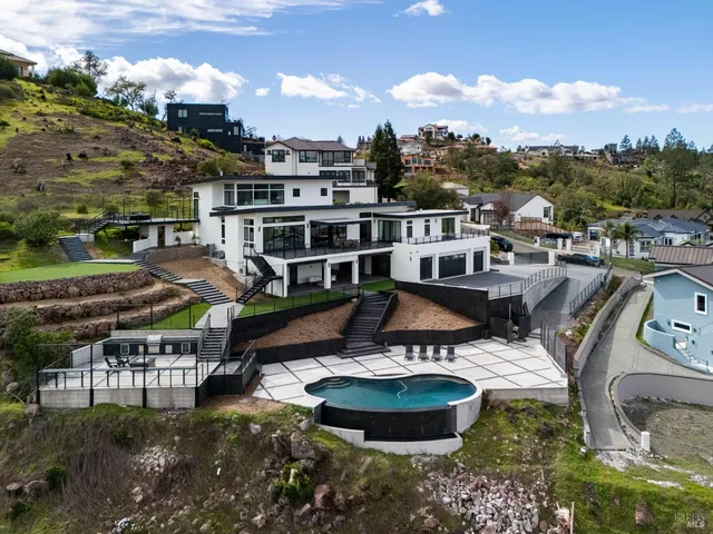 $2,790,000 | 3942 Shelter Glen Way, Santa Rosa, CA 95404