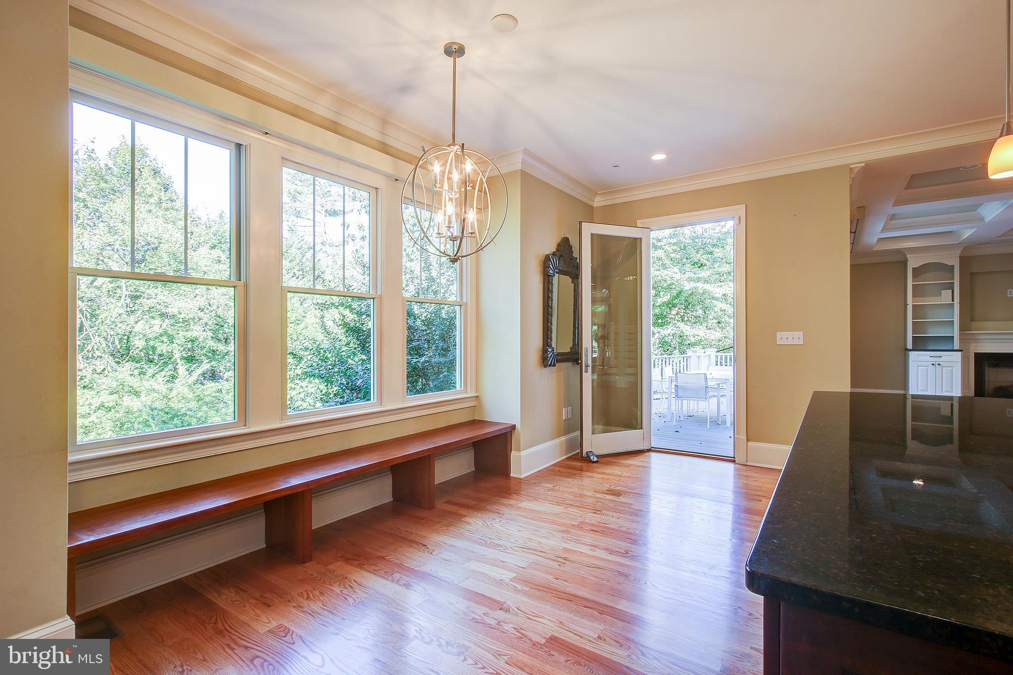 6604 Pyle Road Bethesda, MD 20817 - Photo 13 of 50 BREAKFAST AREA W/BUILT IN BENCH SEAT