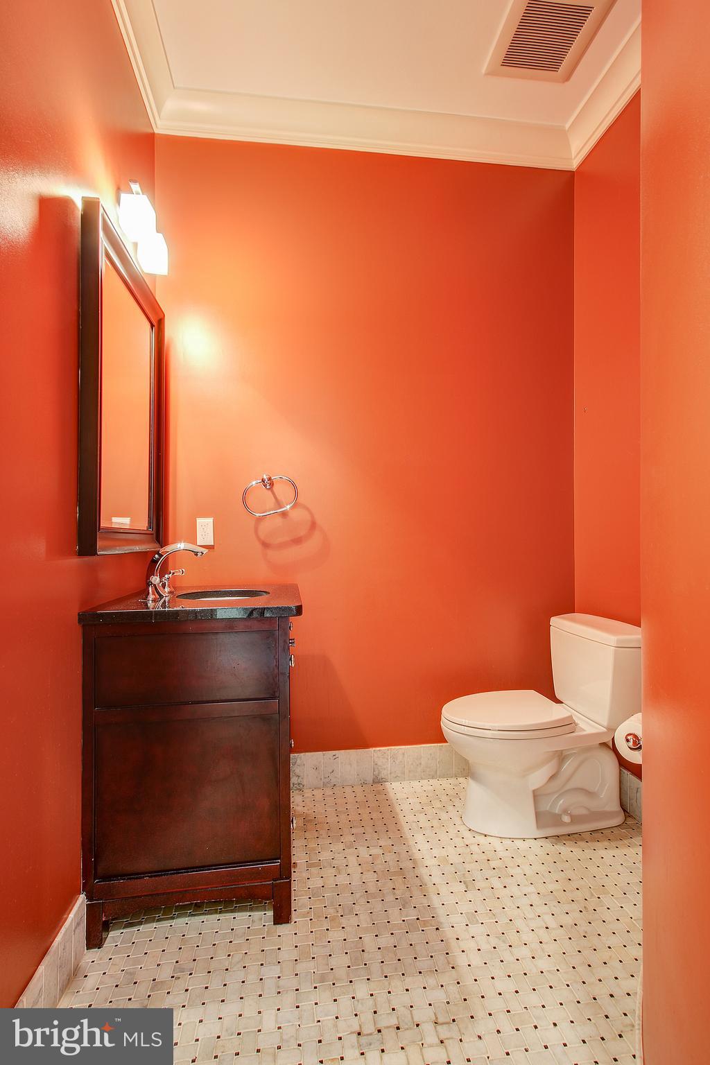 6604 Pyle Road Bethesda, MD 20817 - Photo 22 of 50 MAIN LEVEL POWDER ROOM