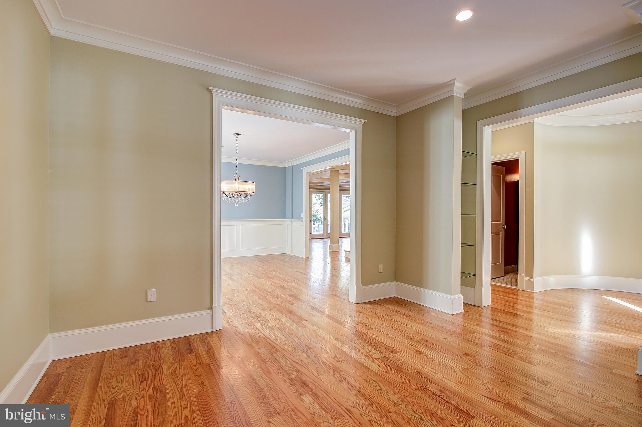 6604 Pyle Road Bethesda, MD 20817 - Photo 5 of 50 LIVING ROOM OPEN TO DINING ROOM
