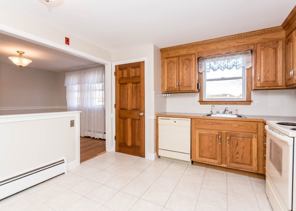 120 Kingston Road Waltham, MA 02451 - Photo 5 of 30