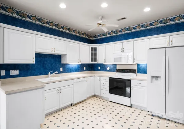 $280,000 | 8348 Highland Glen Drive, Charlotte, NC 28269