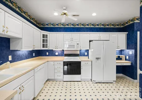 $295,000 | 8348 Highland Glen Drive, Charlotte, NC 28269