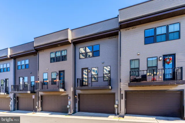 $815,000 | 13208 Woodland Park Road, Herndon, VA 20171