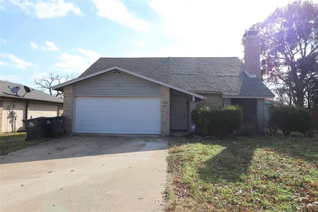 $1,900 | 3708 Fort Hunt Drive, Arlington, TX 76016