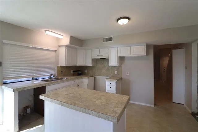 $1,900 | 3708 Fort Hunt Drive, Arlington, TX 76016