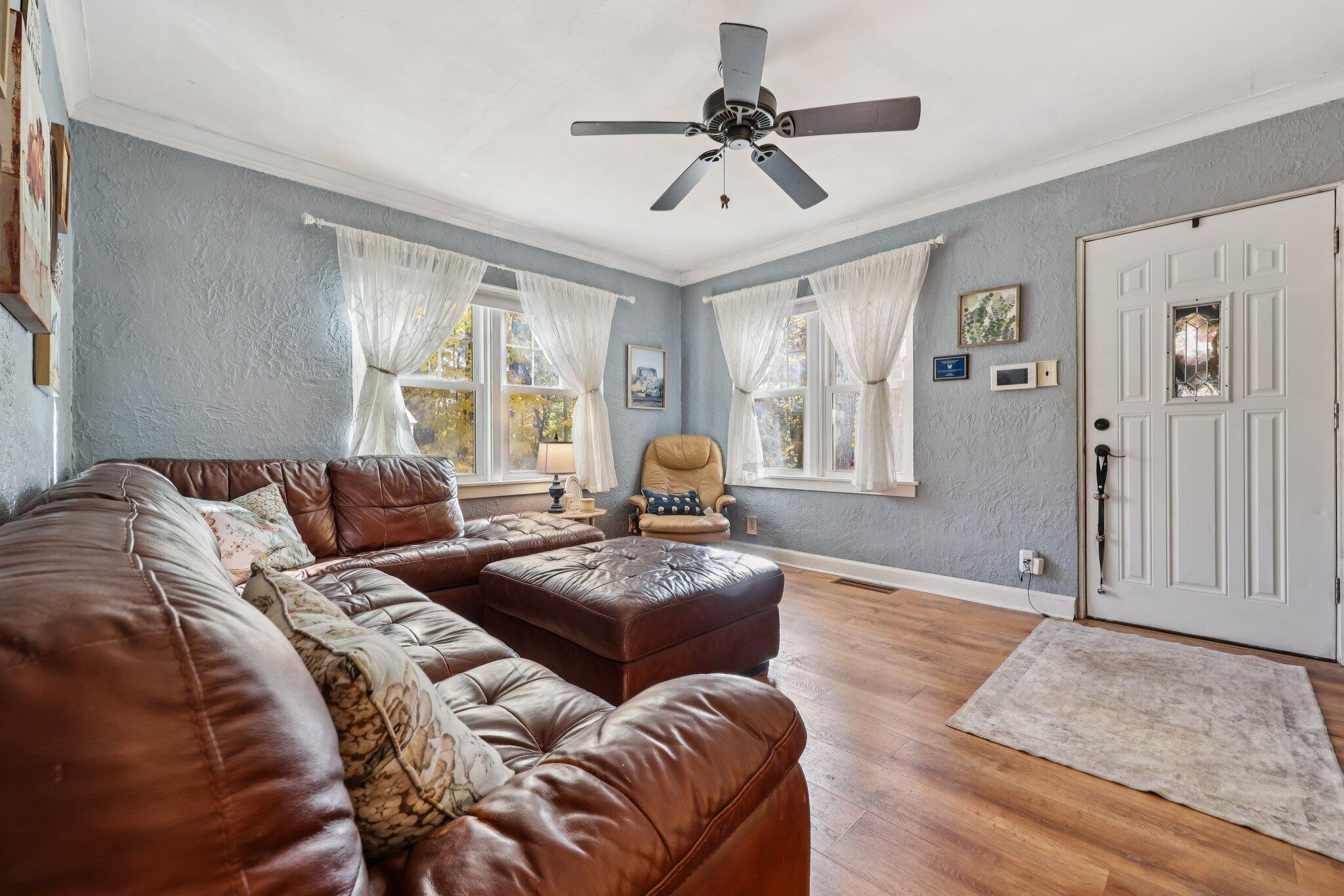 13008 West Meadow Lane New Berlin, WI 53151 - Photo 3 of 37 Living Room