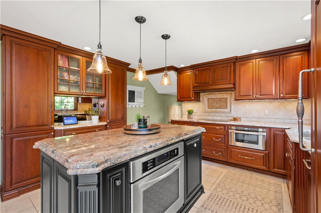 170 North Jamestown Road Coraopolis, PA 15108 - Photo 13 of 25 Gallery Image 13