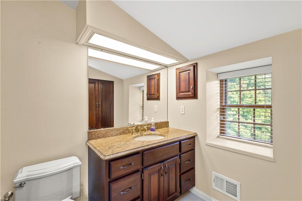 170 North Jamestown Road Coraopolis, PA 15108 - Photo 18 of 25 Gallery Image 18