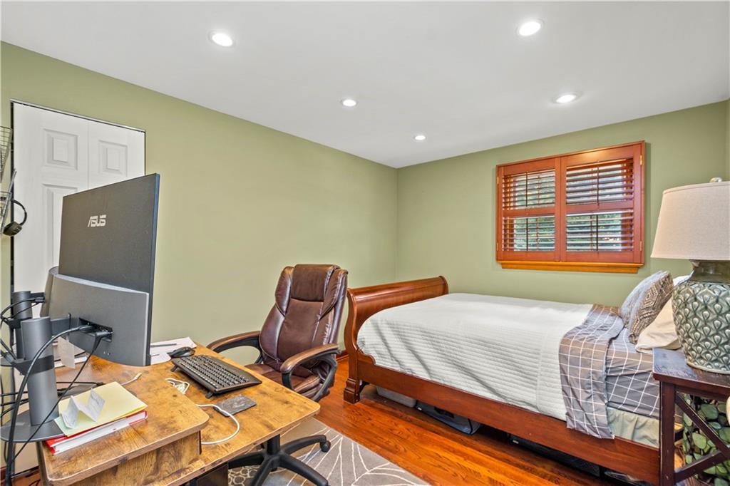 170 North Jamestown Road Coraopolis, PA 15108 - Photo 21 of 25 Gallery Image 21