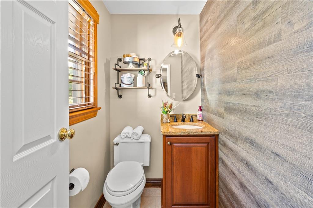 170 North Jamestown Road Coraopolis, PA 15108 - Photo 10 of 25 Gallery Image 10