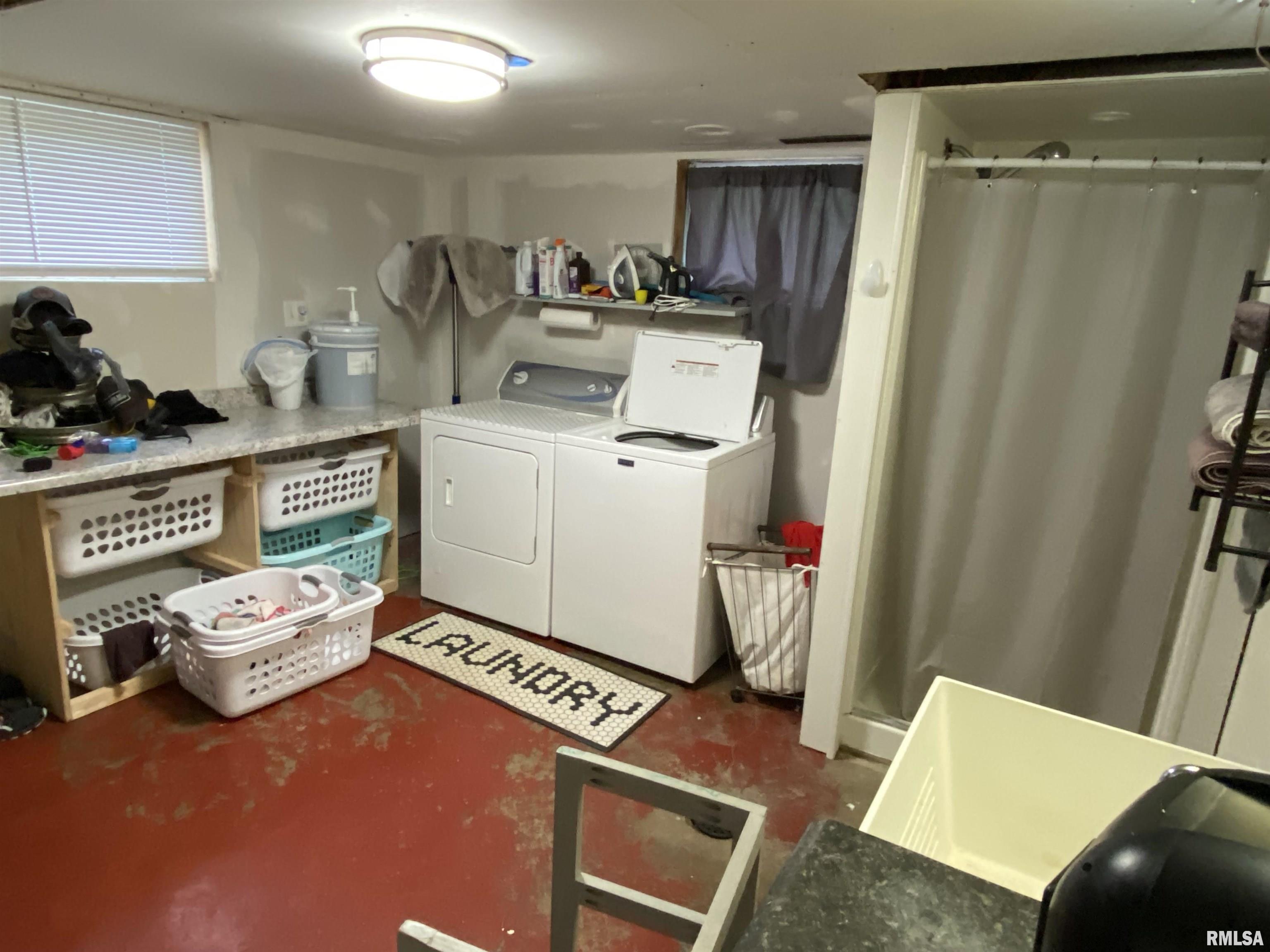 490 West Pine Street Canton, IL 61520 - Photo 23 of 37
