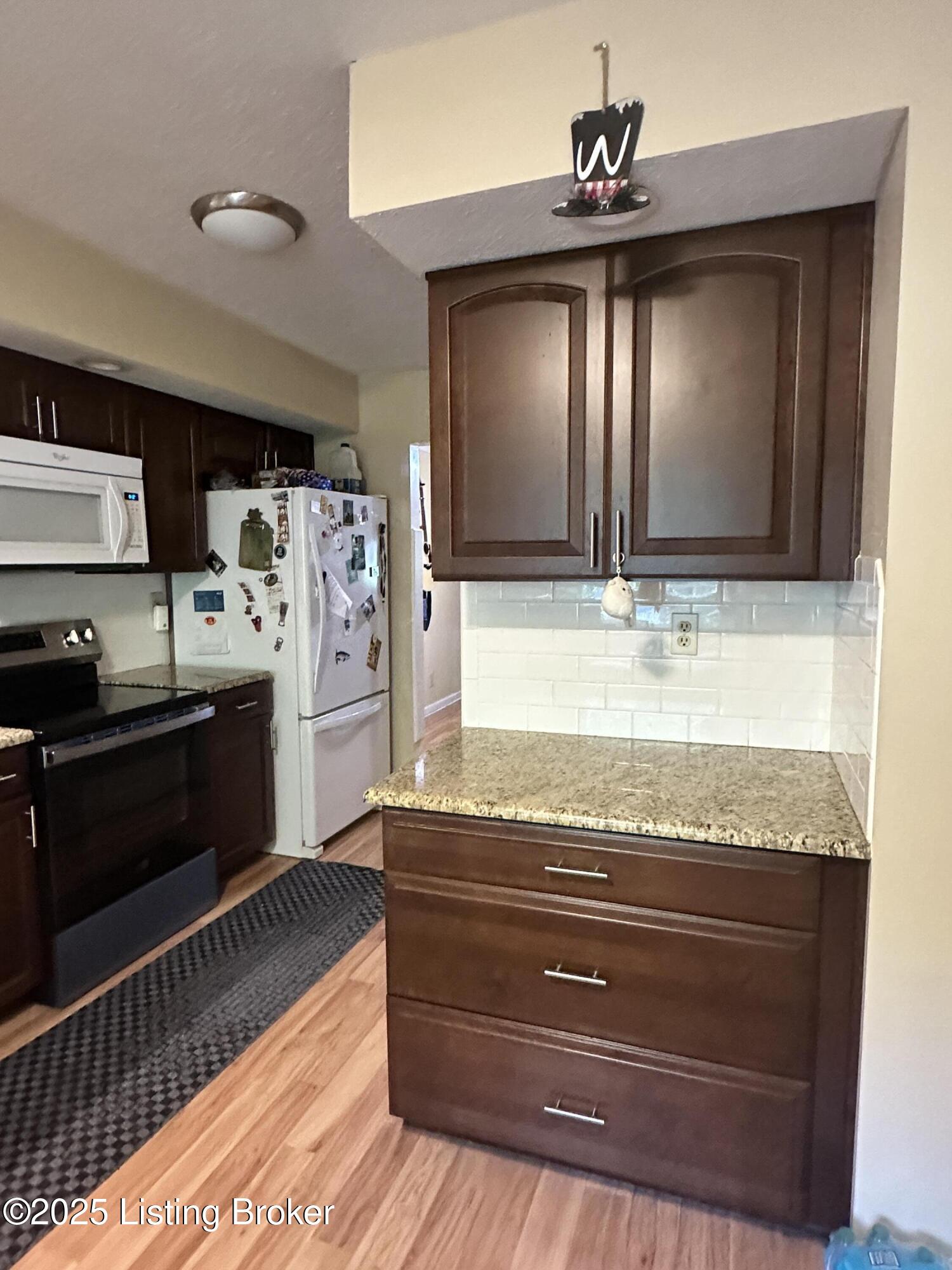 509 Piping Rock Road Brandenburg, KY 40108 - Photo 6 of 34 IMG_4838 (002)
