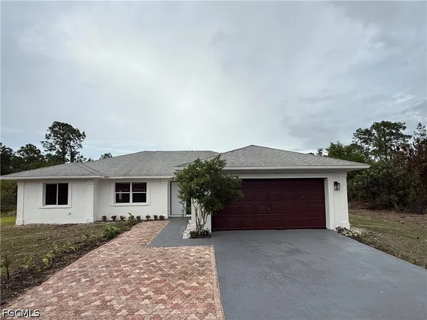 $2,850 | 1371 14th Avenue Northeast, Naples, FL 34120