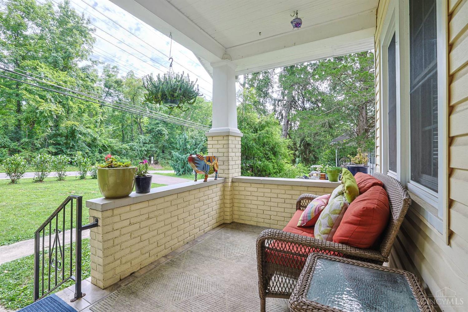 179 Bonham Road Wyoming, OH 45215 - Photo 4 of 35 Gallery Image 4