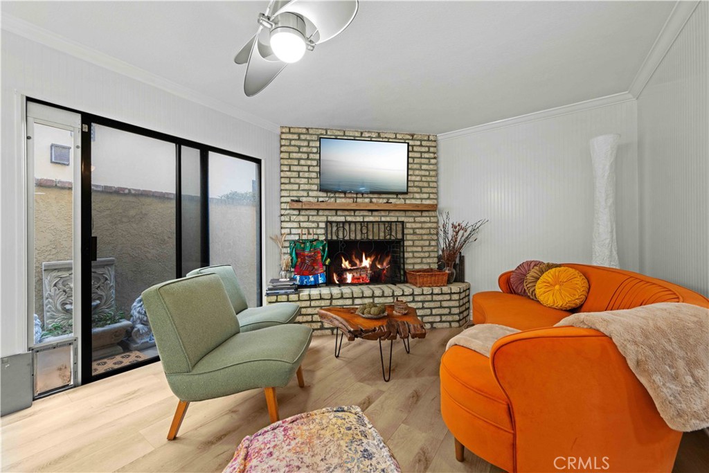 86 North Vía Di Roma Walk Long Beach, CA 90803 - Photo 14 of 42 a living room with furniture and a fireplace