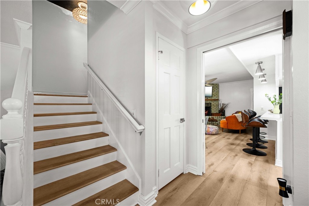 86 North Vía Di Roma Walk Long Beach, CA 90803 - Photo 22 of 42 a view of a livingroom with furniture and hardwood floor