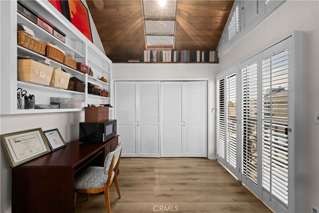 86 North Vía Di Roma Walk Long Beach, CA 90803 - Photo 38 of 42