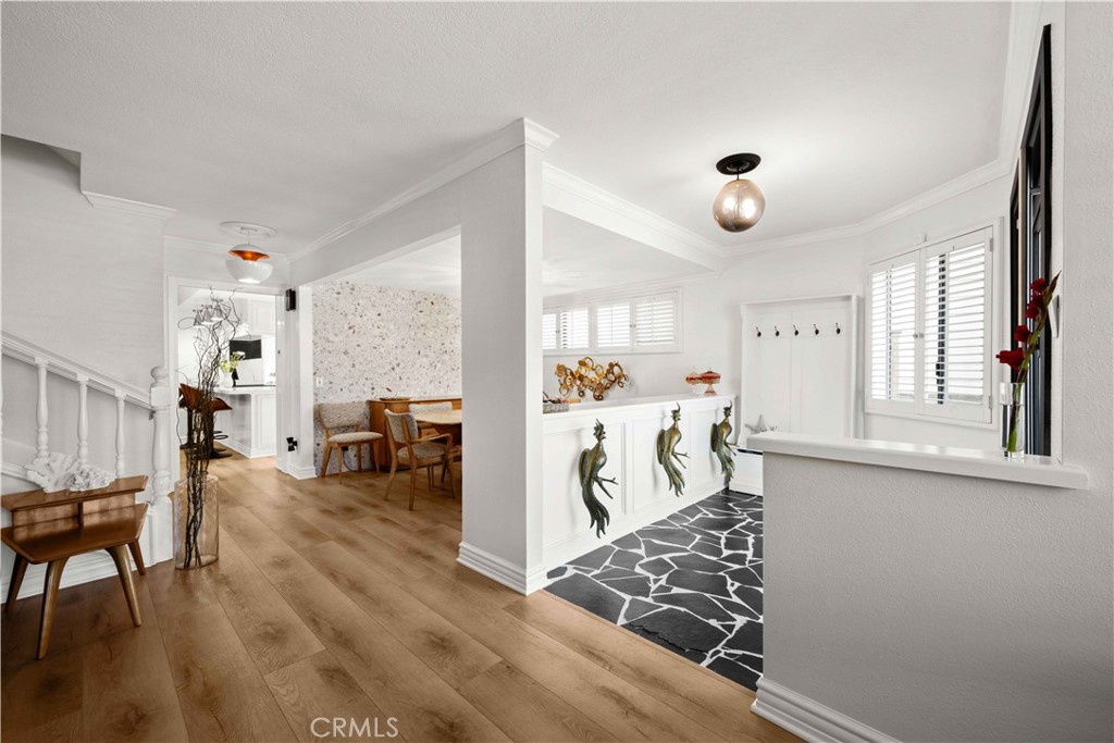 86 North Vía Di Roma Walk Long Beach, CA 90803 - Photo 8 of 42 a view of a living room and dining room