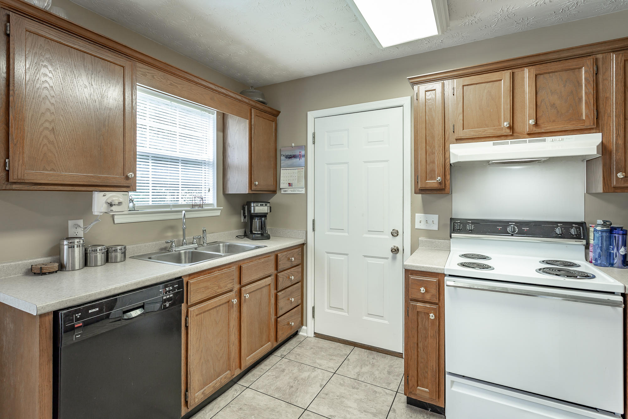 561 Davis Ridge Road Ringgold, GA 30736 - Photo 7 of 31 Kitchen