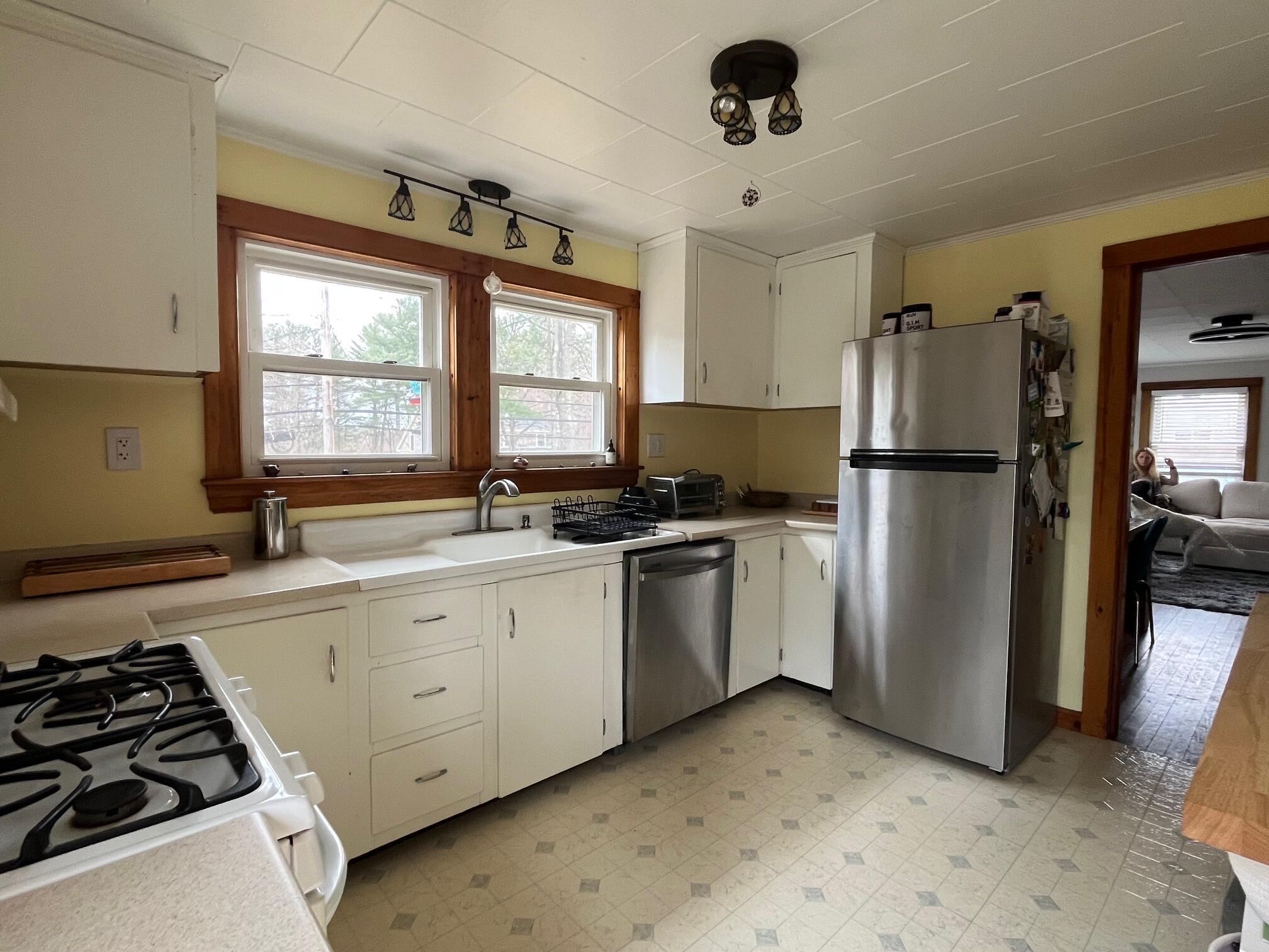 135 Brave Boat Harbor Road Kittery Point, ME 03905 - Photo 6 of 21 IMG_1157