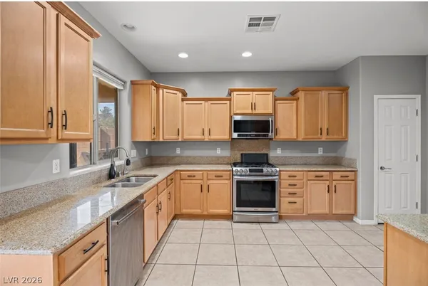 $2,250 | 6151 Moonlight Sonata Avenue, Las Vegas, NV 89122